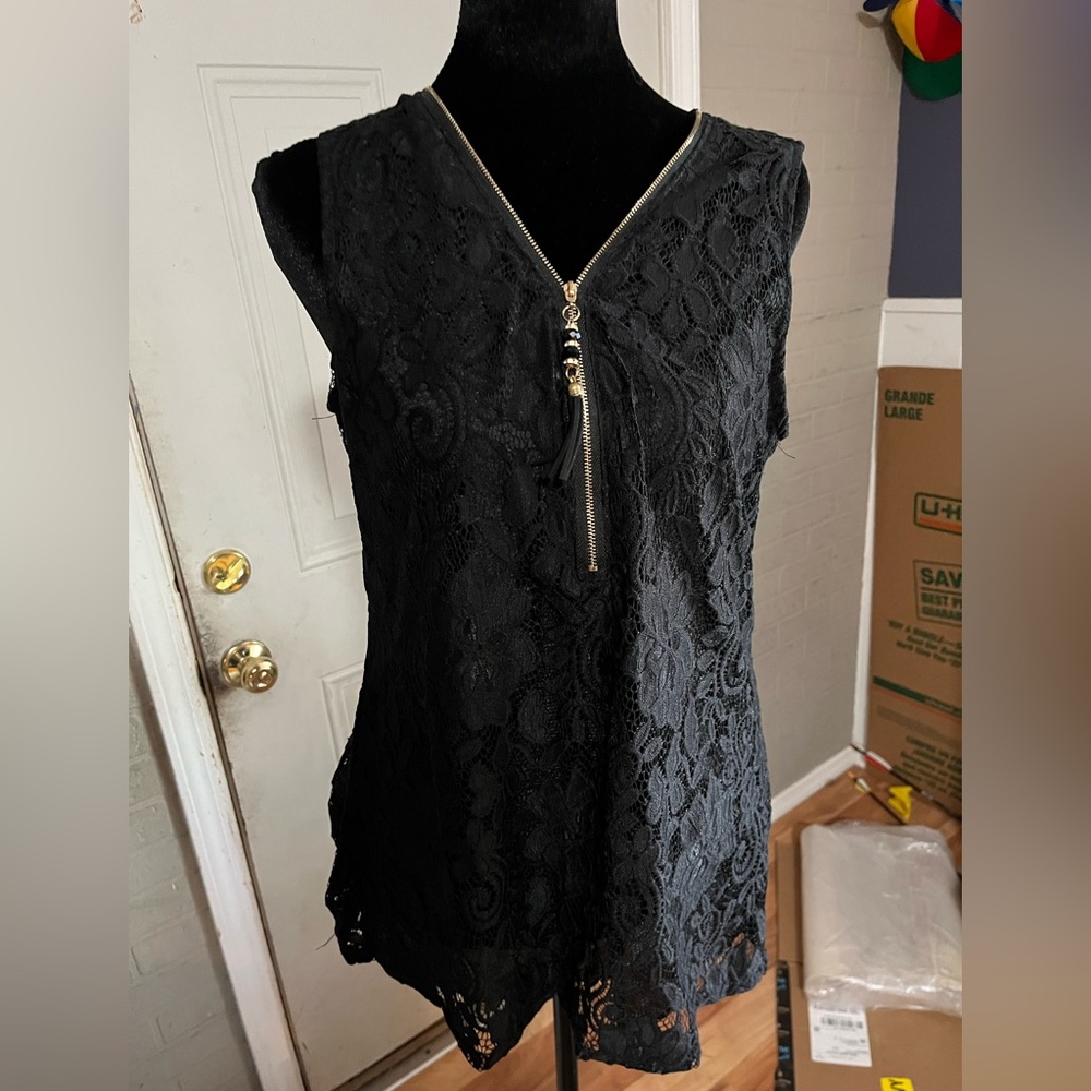Black Lace Sleeveless V-Neck Top with Gold‎ Zip